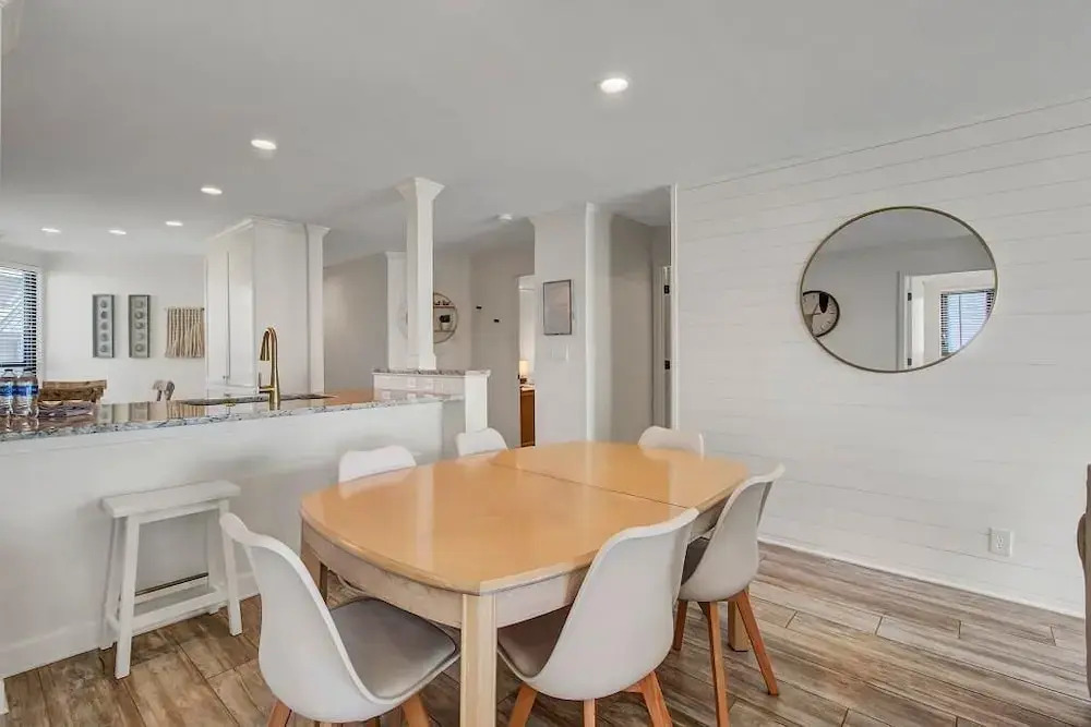 Summerhouse 305 by Wild Dunes, Oceanfront