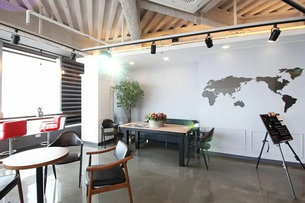 MoonDong's Hostel