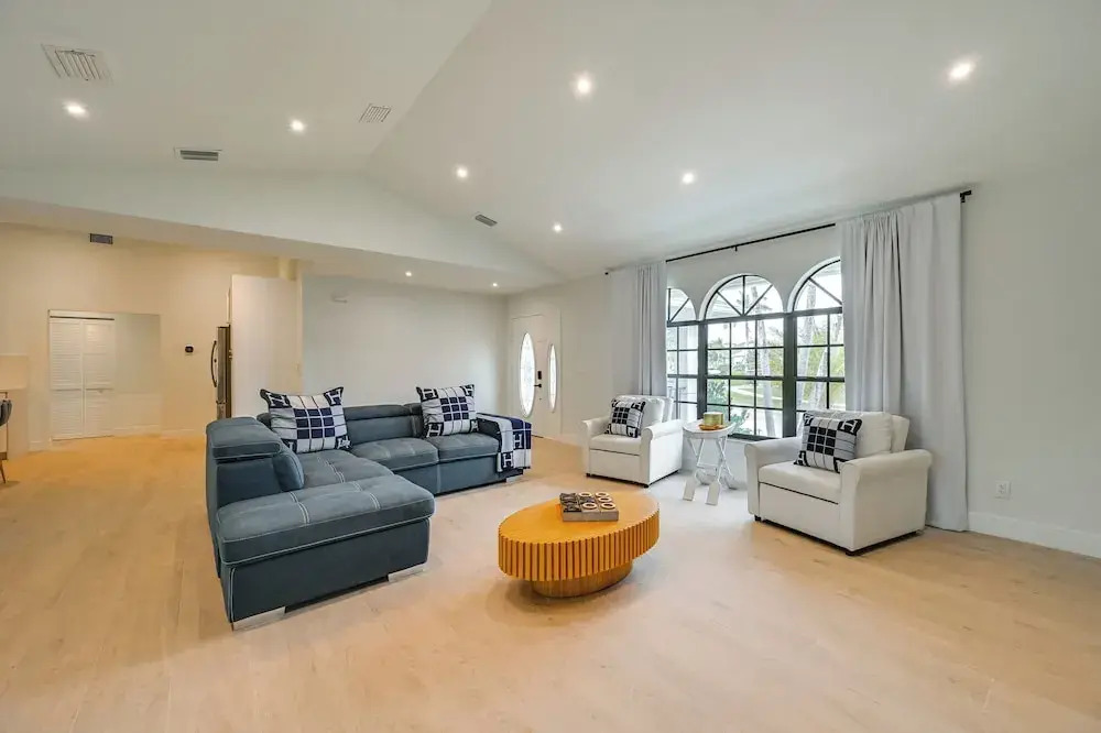 Private Pool, Patio & Peace: Marco Island Getaway