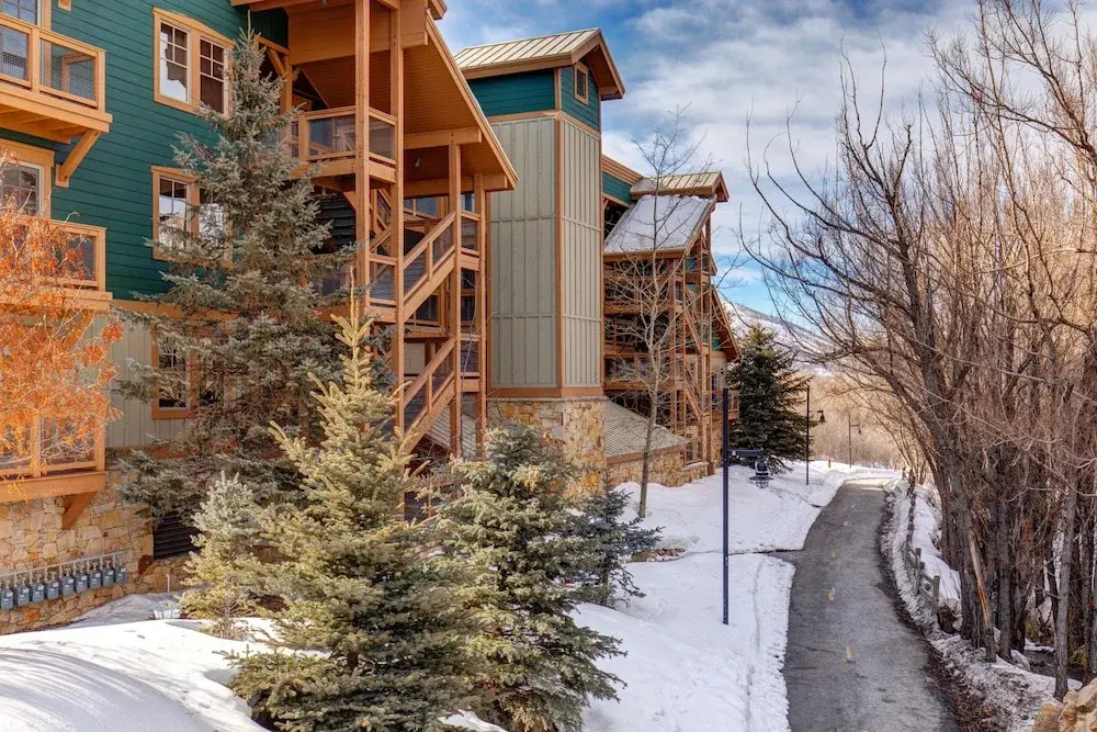 Town Pointe C304 3 Bedroom Condo by RedAwning