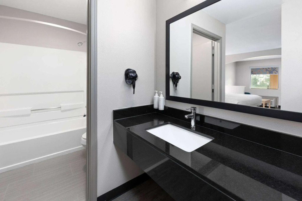 Days Inn by Wyndham North Little Rock Maumelle