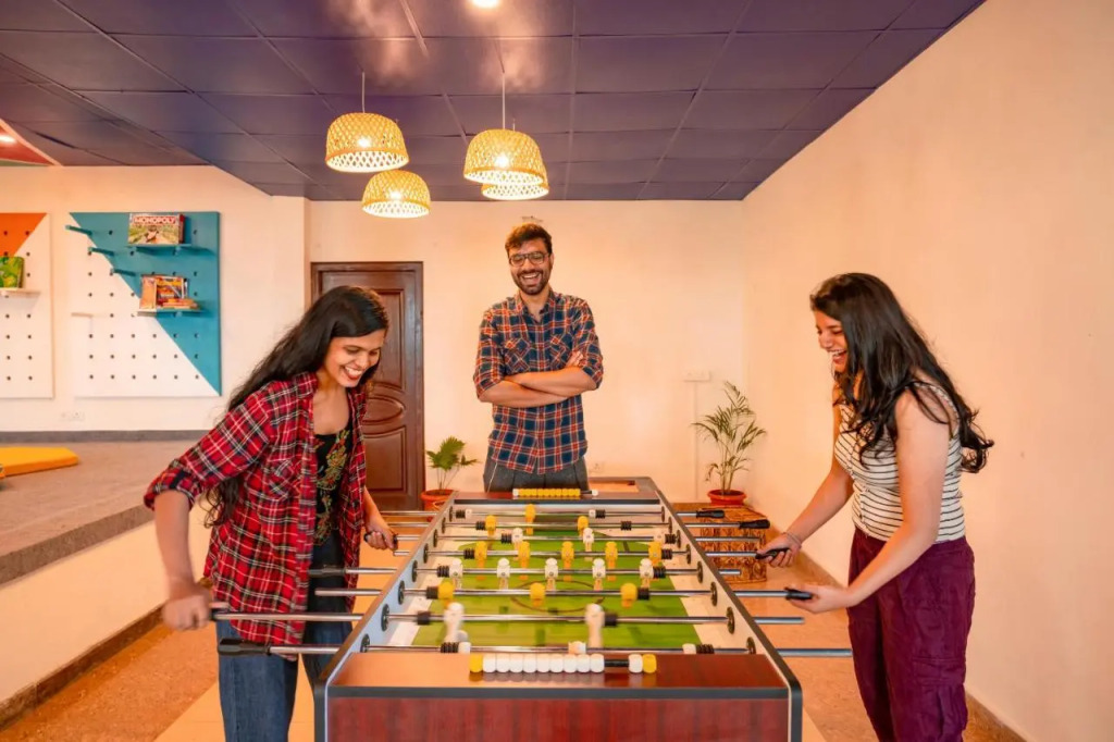 goSTOPS Mukteshwar - Private Rooms and Dorms