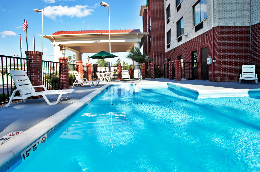 Holiday Inn Express Hotel & Suites Biloxi- Ocean Springs by IHG