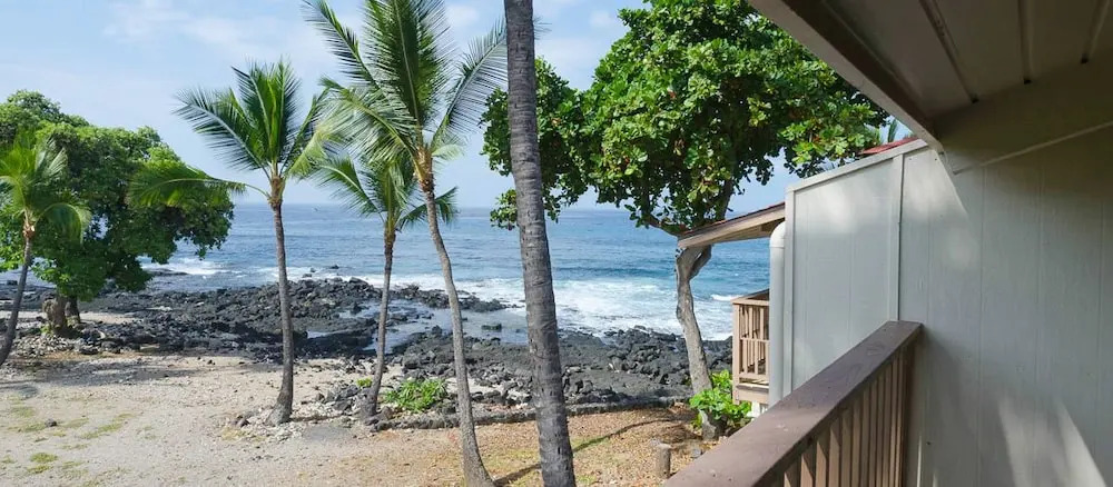 Uncle Billys Kona Bay Hotel