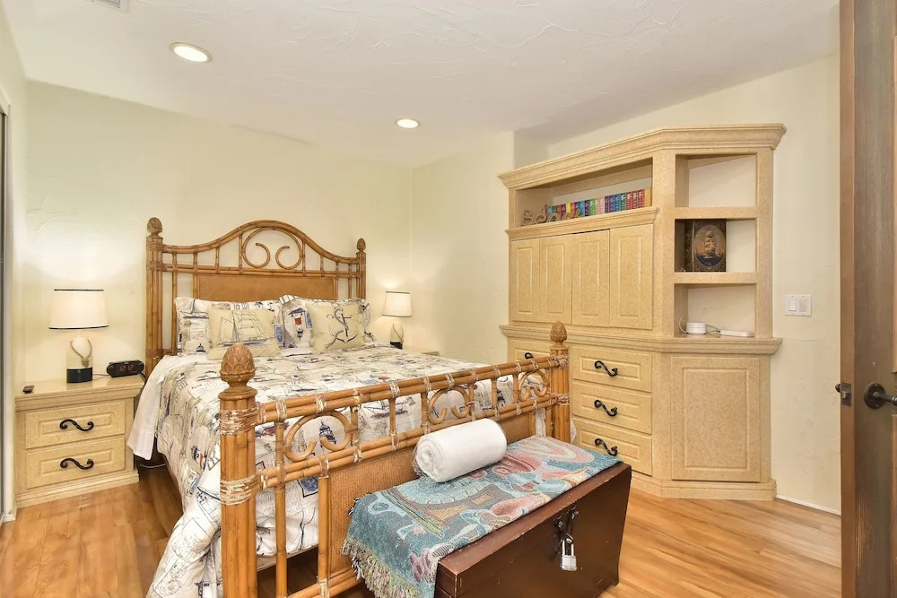 1818 W Ocean Front Coad 6 Bedroom Duplex