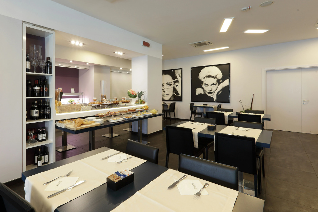 Holiday Inn Milan Nord Zara by IHG