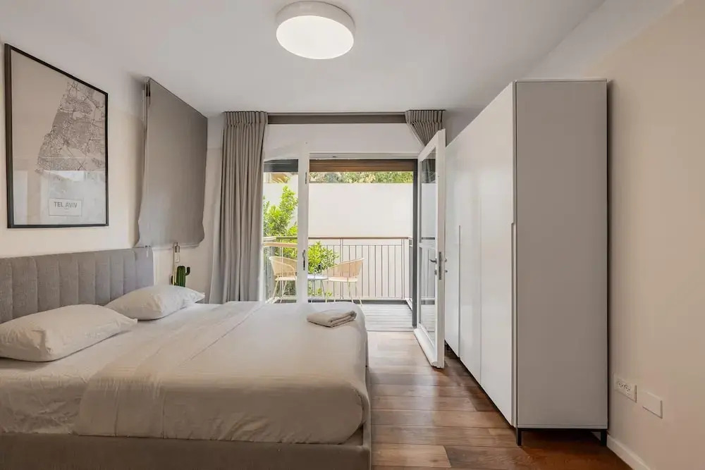 Allenby Spacious 6BR Home by Sea N' Rent