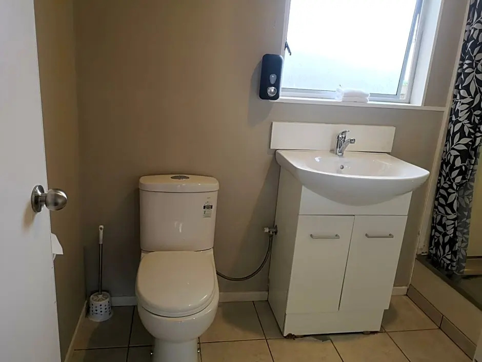 Twin Coast Adventures Motel & Cycle Hire