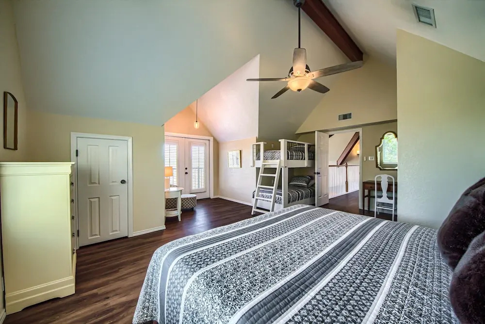 Cypress Ridge Cl 1181 5 Bedroom Home by RedAwning