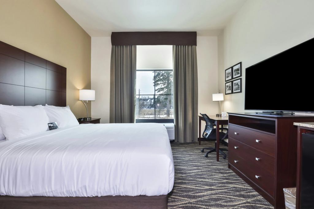 Cobblestone Hotel & Suites - Rhinelander
