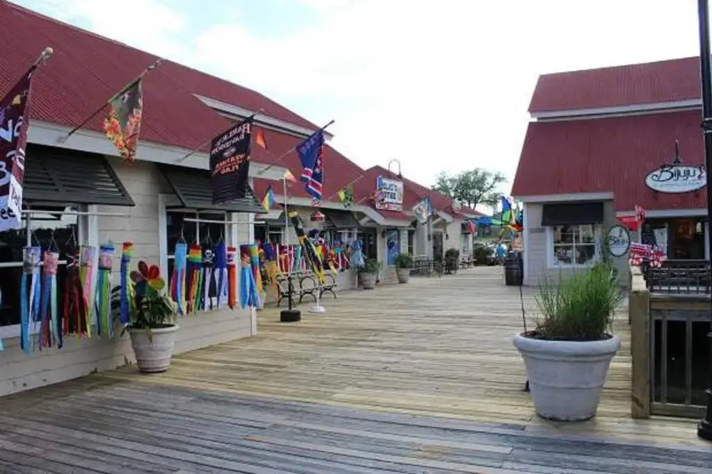*2br OCEANFRONT RETREAT*KING Ensuite*Pool*NMB Cherry Grove*Pc4