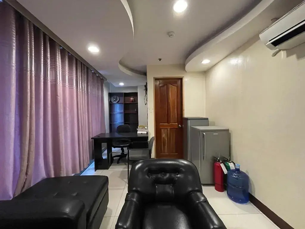 898 Berts Condotel