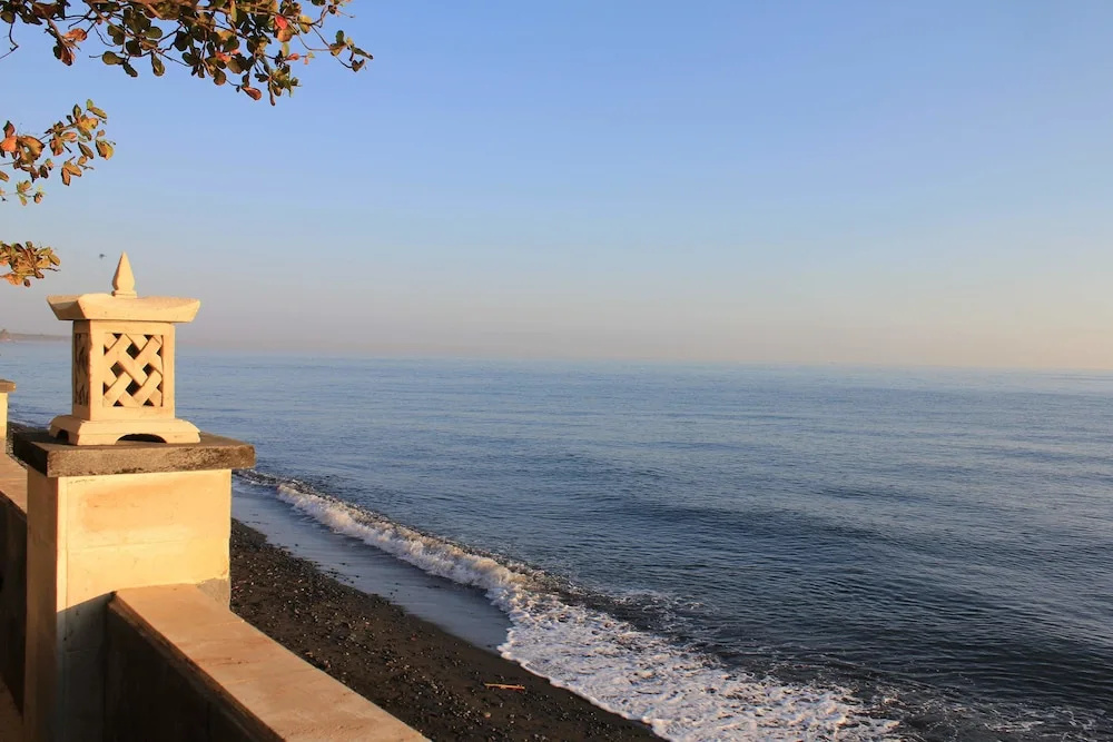 The Ning Beach & Villa