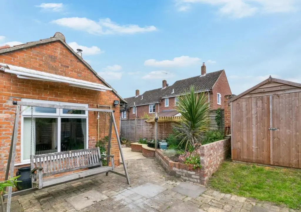 1 Bed in Benhall oc-2bg