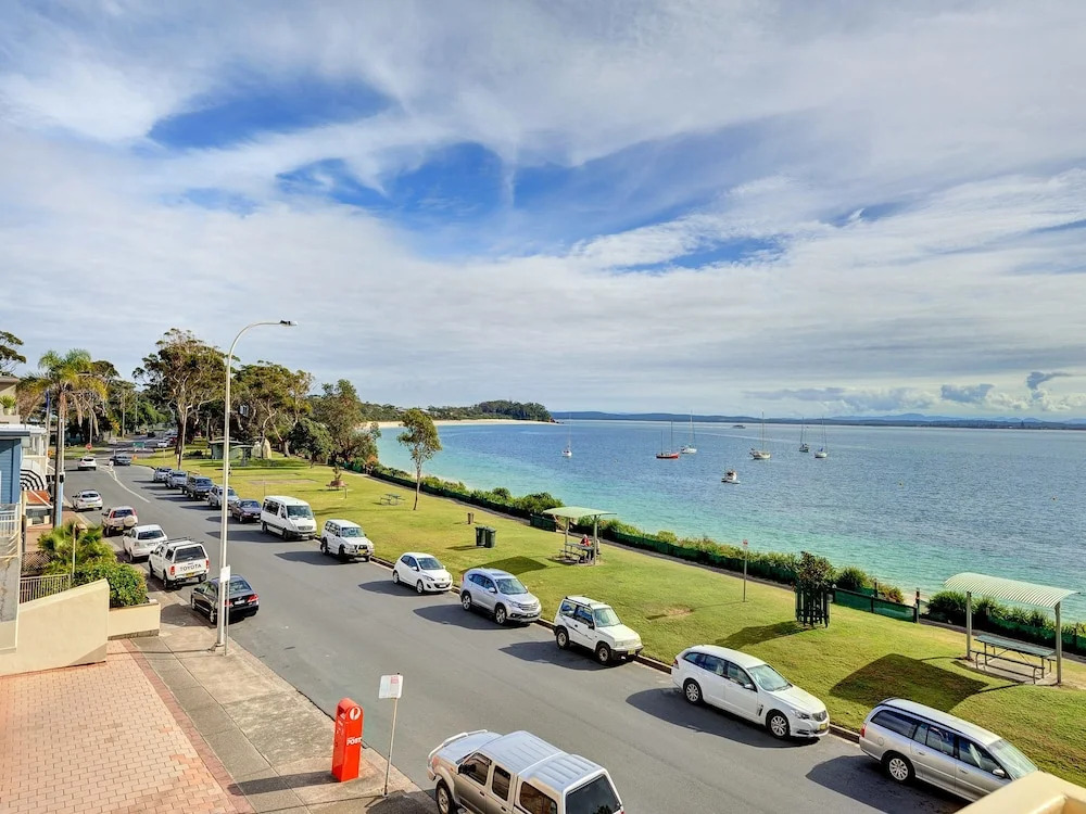Bay Village Unit 6 47 Shoal Bay Road