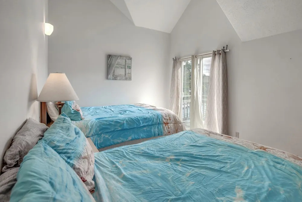 Relaxing Lincoln City Coastal Escape Near Beach!