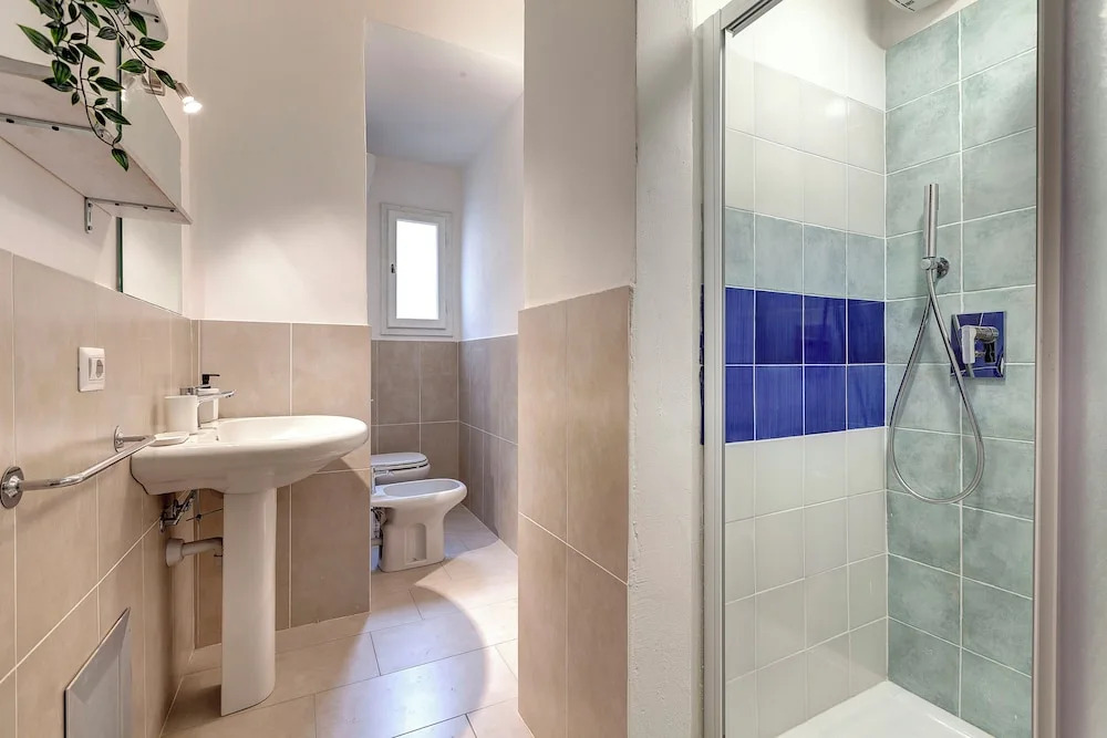Alice & Ellen Apartments by Mamo Florence