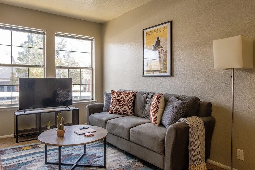 Eastside 1 & 2 BR Apts with balcony by Frontdesk