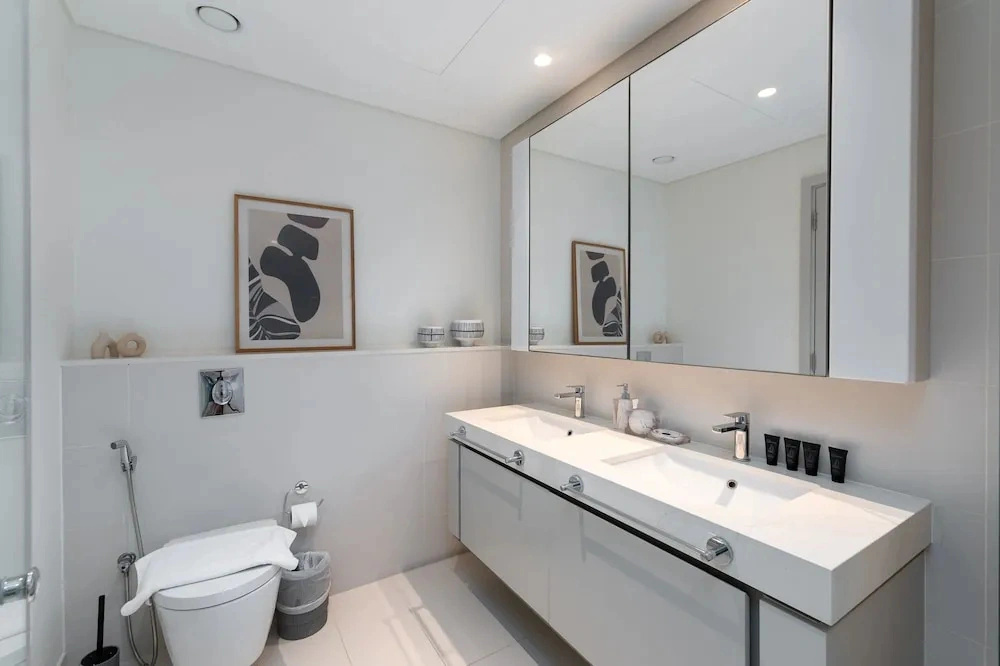 Stylish Emaar Beachfront 2BR w Beach Access