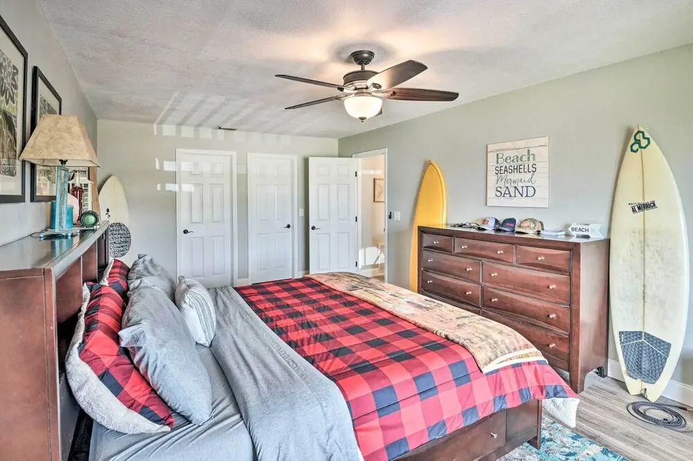 New Smyrna Beach Townhome, Walk to Bay Access