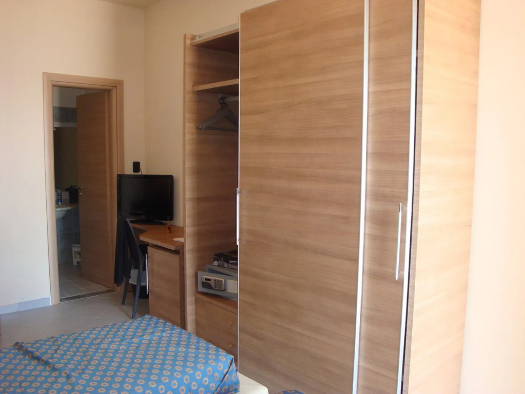 EliHotel