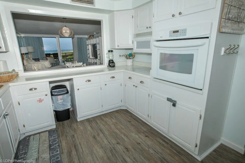 Shoreline Towers 1023 - 2 Br Condo