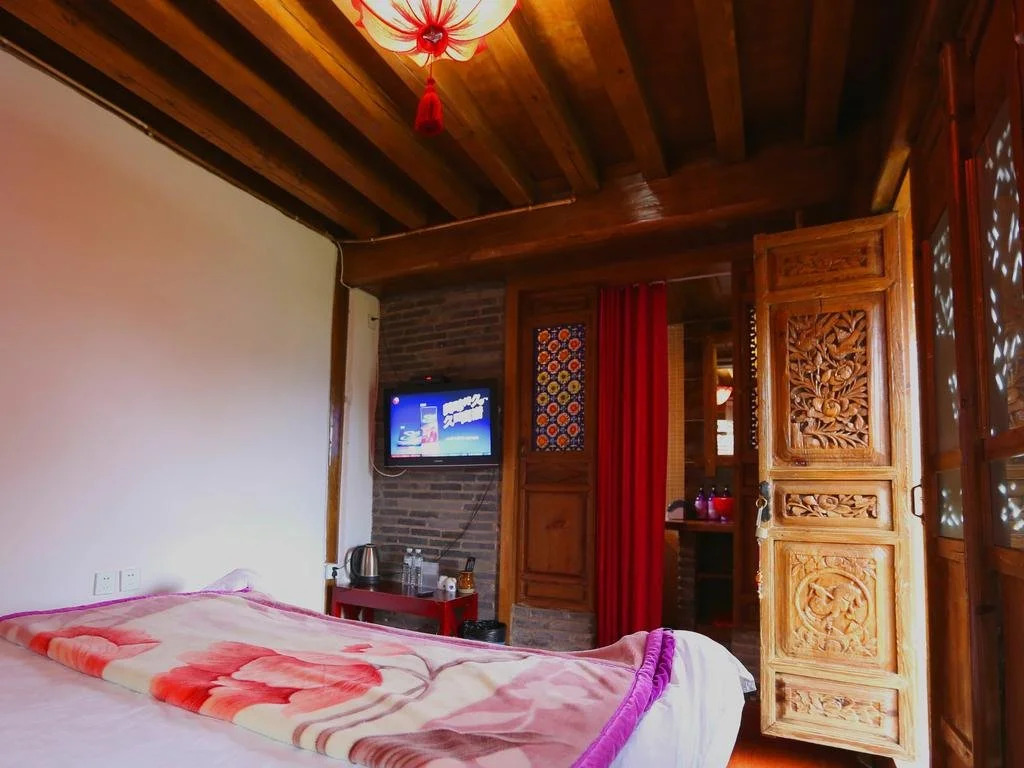 Lijiang Yuese Inn