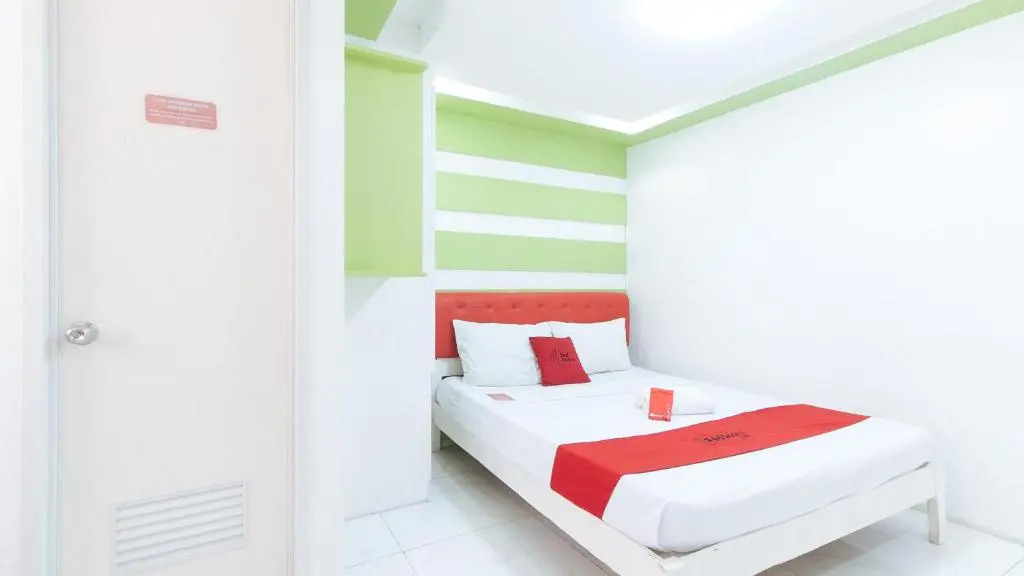 RedDoorz at DBuilders Rooms Lower Bicutan