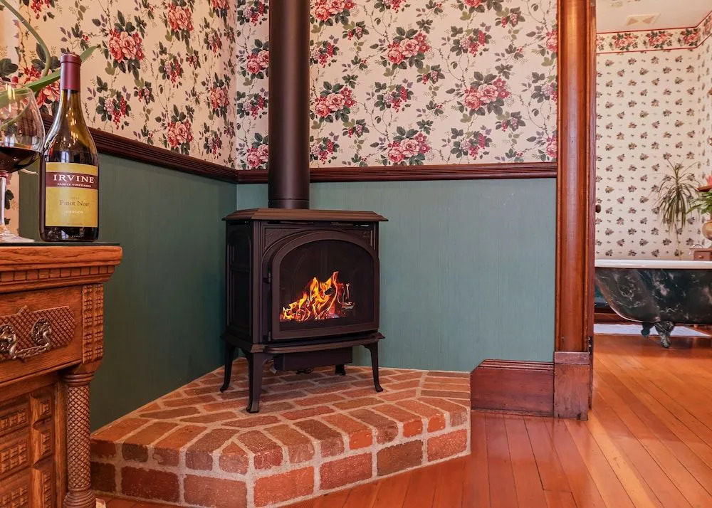 Peerless Hotel & Restaurant