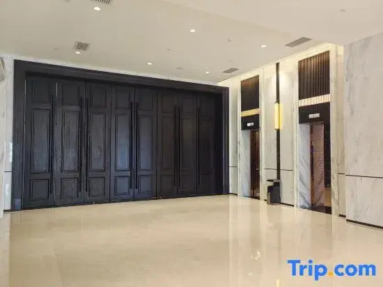 jinsegangwan holiday hotel