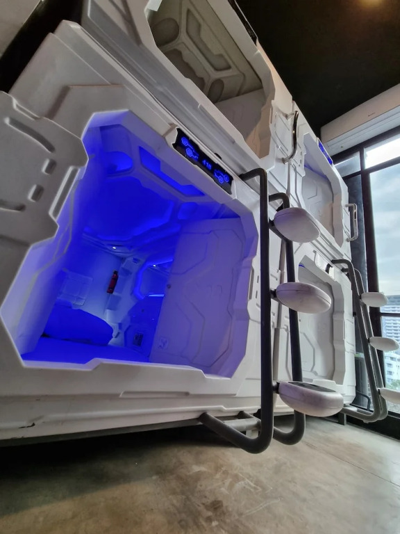 Met A Space Pod @Phrom Phong