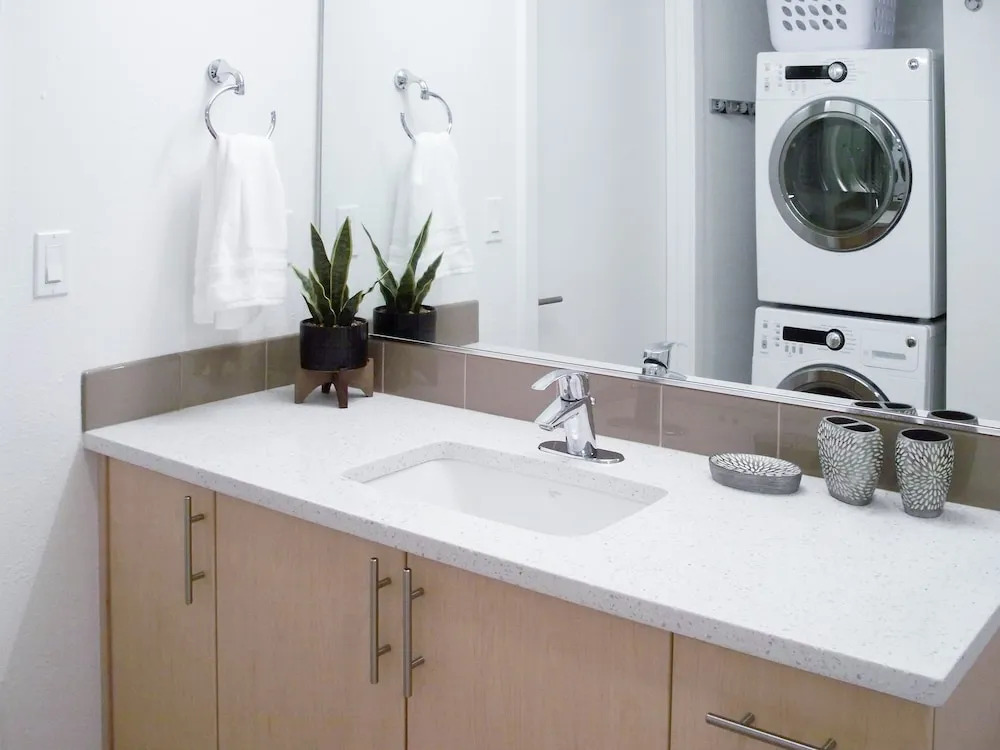 New Listing! Chic Capitol Hill W/ Courtyards 1 Bedroom Condo