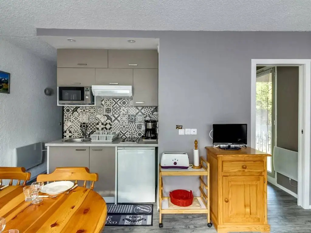 Appartement Cauterets, 2 Pièces, 4 Personnes - Fr-1-401-84