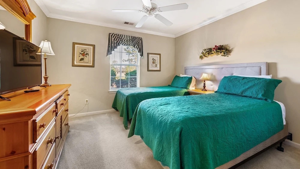 10th Hole Condo- Great Golf Getaway 2 Bedroom Condo by Peace Vacations