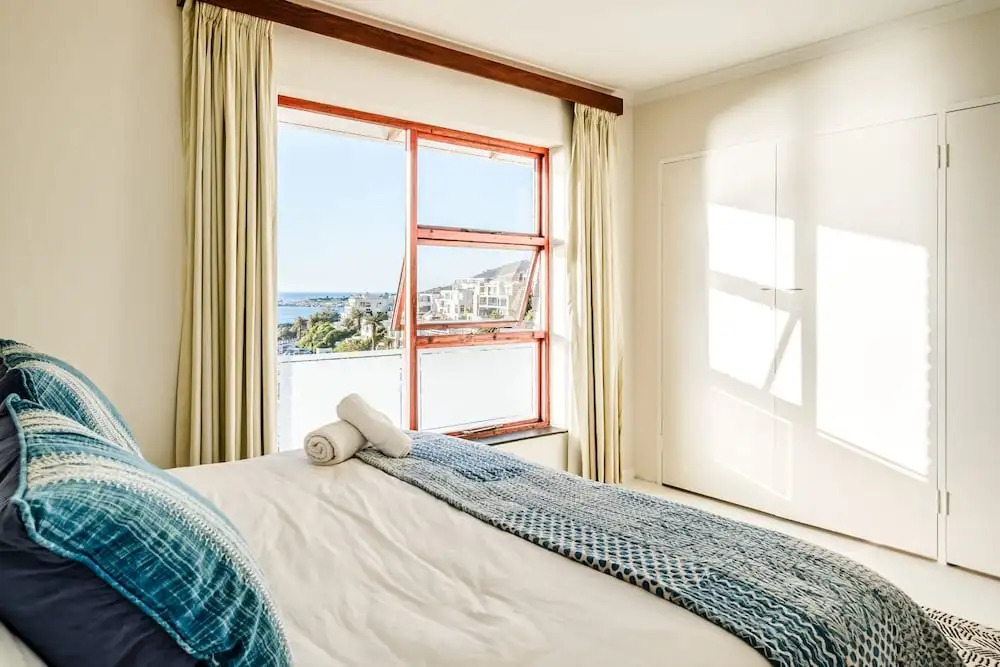 Luxurious Camps Bay Retreat w Sea Views Rock Residence