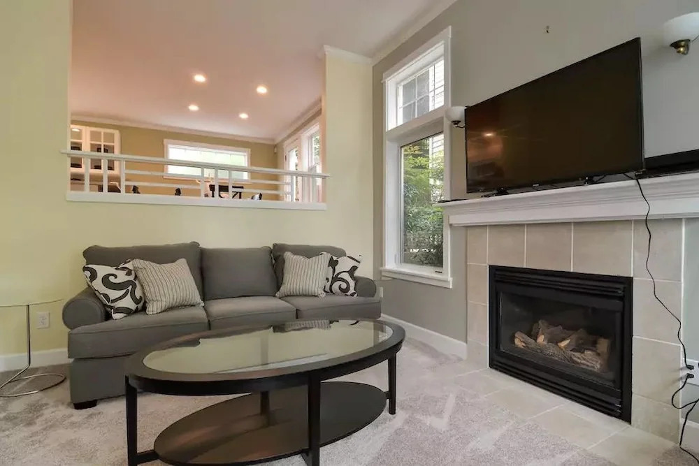 Seattle Vacation Home: The Gallery