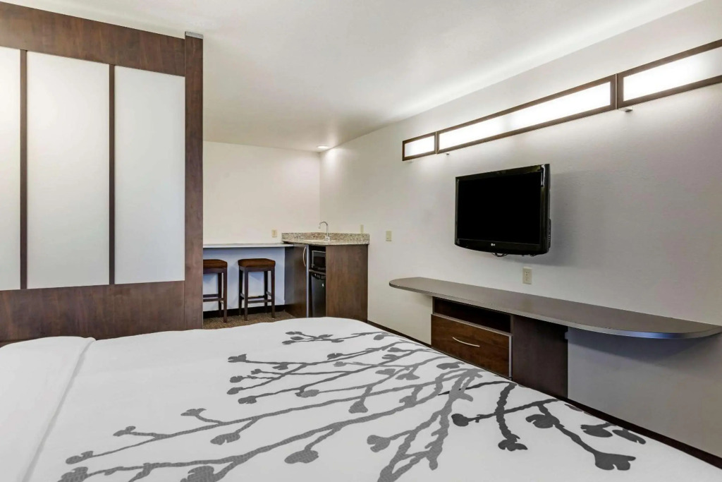 Sleep Inn & Suites Kalamazoo Southwest