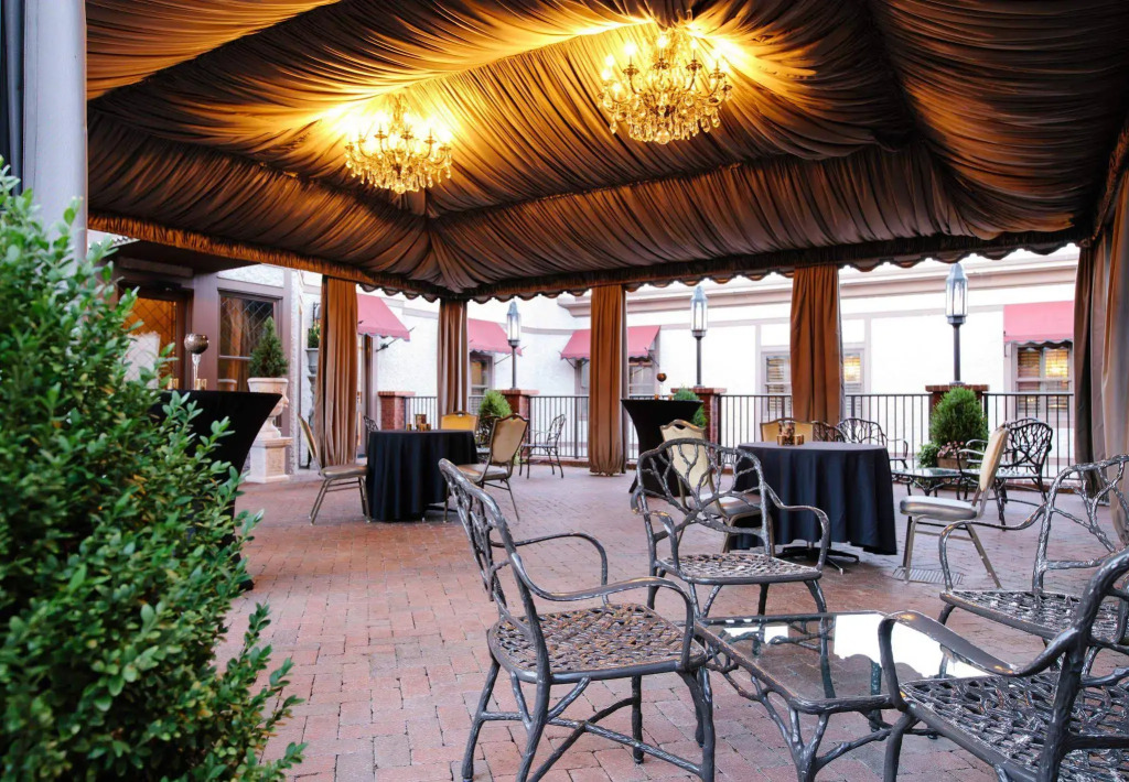 Grand Bohemian Lodge Asheville, Autograph Collection