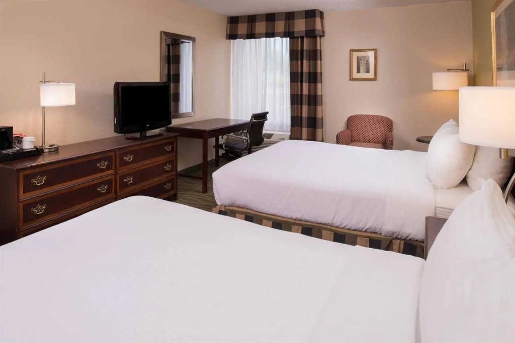 Rochester Airport Plaza Hotel