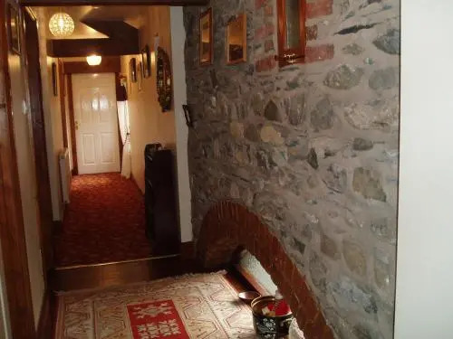 Barn-Gill House