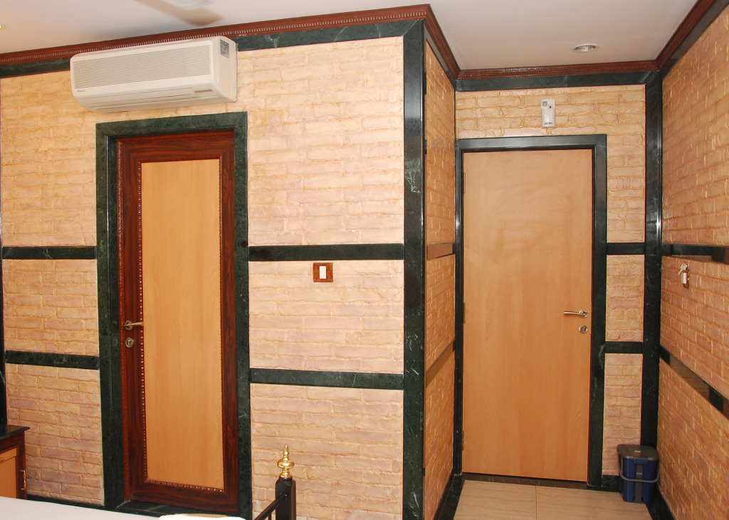 Hotel Hira