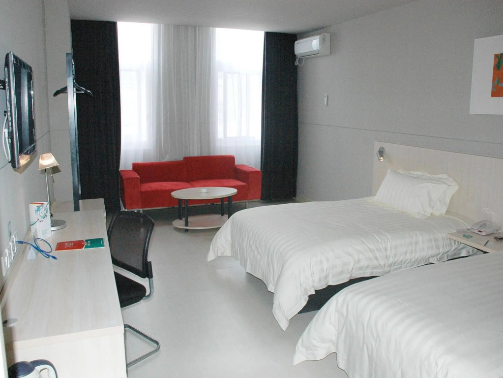 Jinjiang Inn Daishan Long Distance Passenger Terminal Center