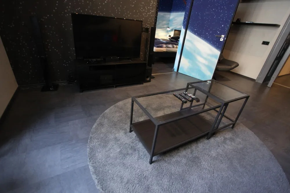 Dfive Apartments - Galactic