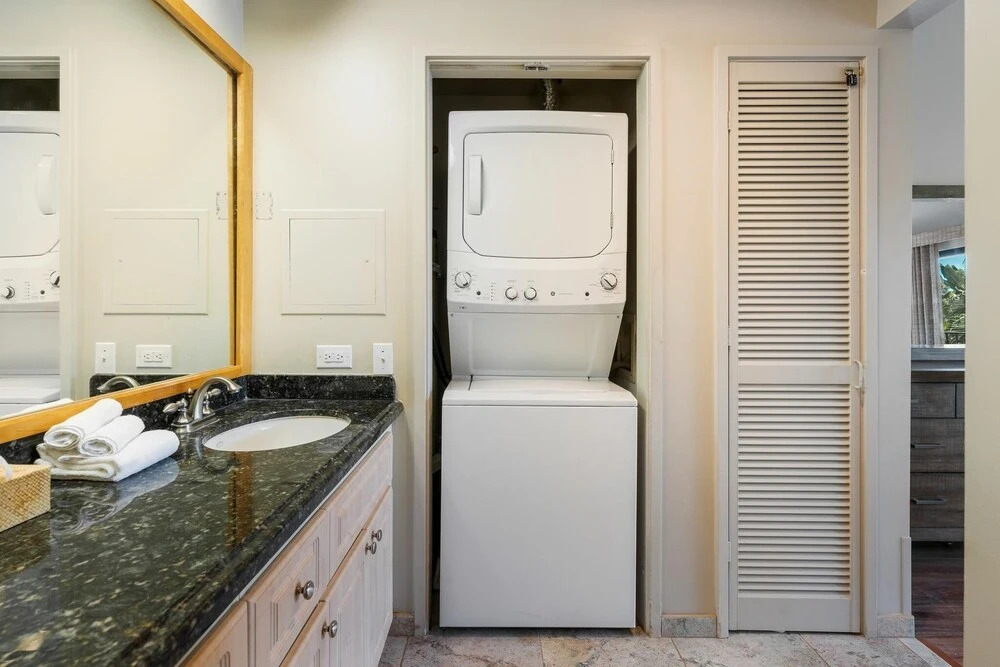 Big Island Royal Sea Cliff 401 2 Bedroom Condo