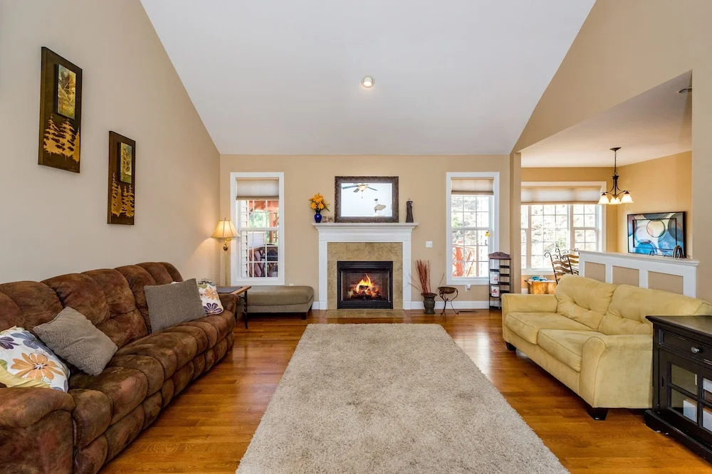 40 Charles Marlowe Drive Home 4 Bedrooms 3 Bathrooms Home