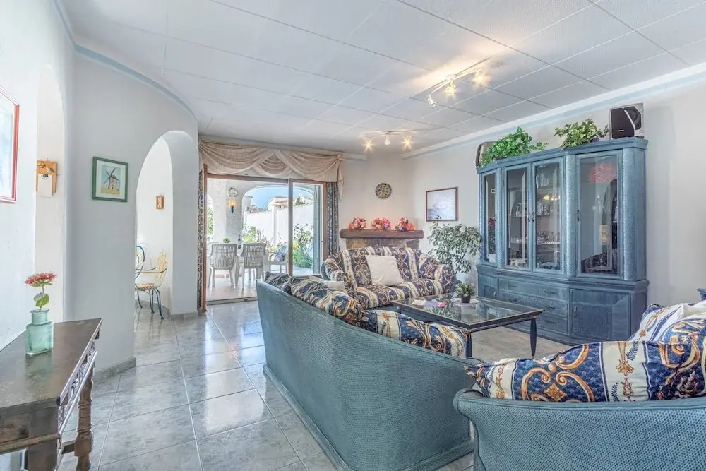 Apartment in Empuriabrava Near Sandy Beach