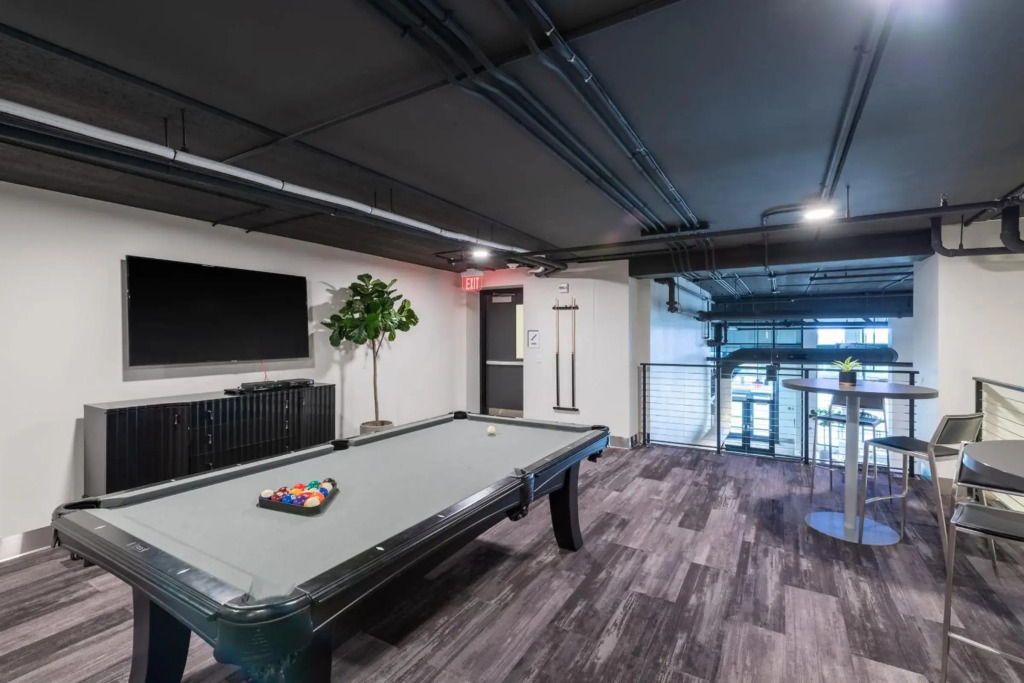 Flexhome Skywalk to Fiserv U5 RooftopGymParking