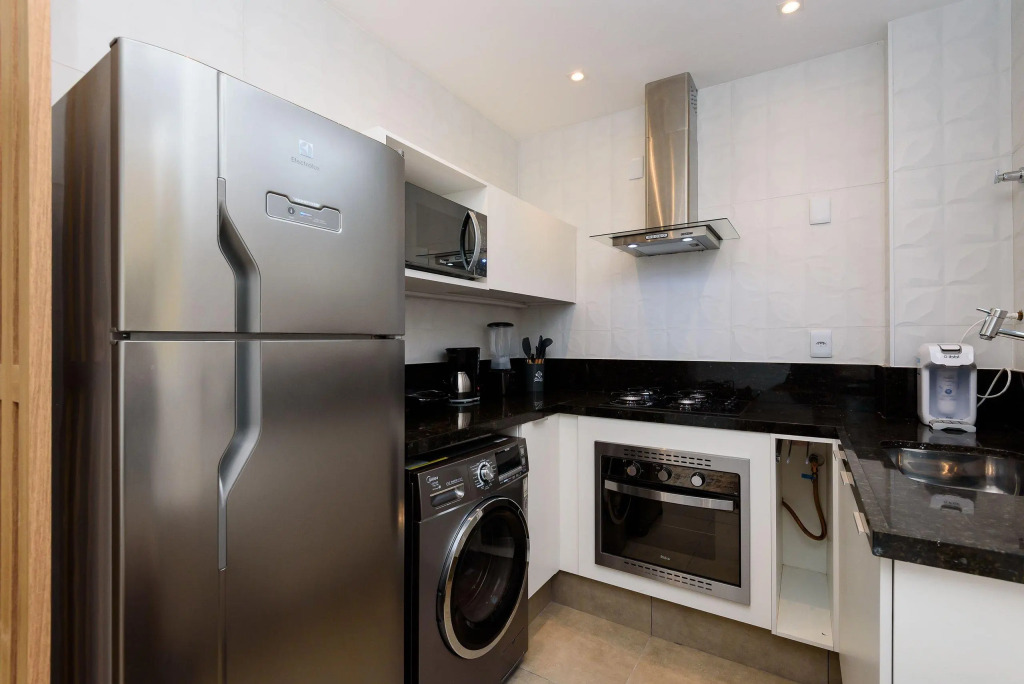 Moderno Quarto E Sala Em Copacabana | Mfb 76/204