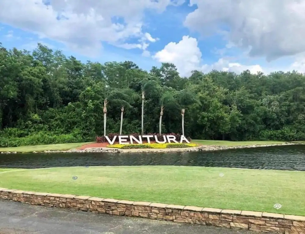 3608 Apartment with 3 swimming pools , Near Disney world.