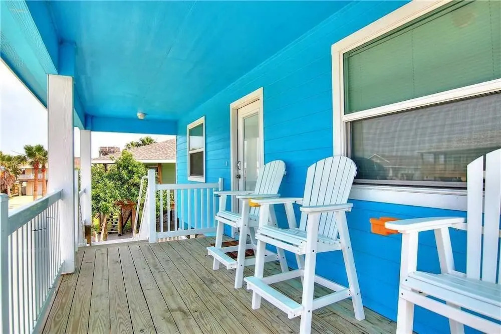 Dolphin House 3 Bedrooms 3 Bathrooms Home
